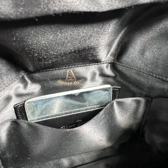 Bienen Davis VTG Black Velvet & Gold Tone Metal Trim Clutch W/ Mirror & Pouch - Picture 12 of 16